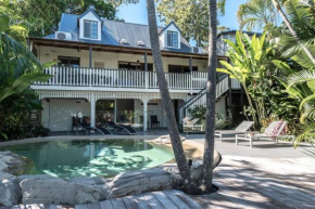 ‘The Rest’ Stunning Noosa Family Beach Cottage